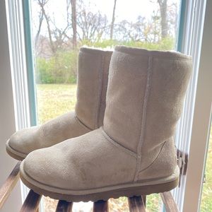 Women’s UGG Boots - GUC - Winter Boots